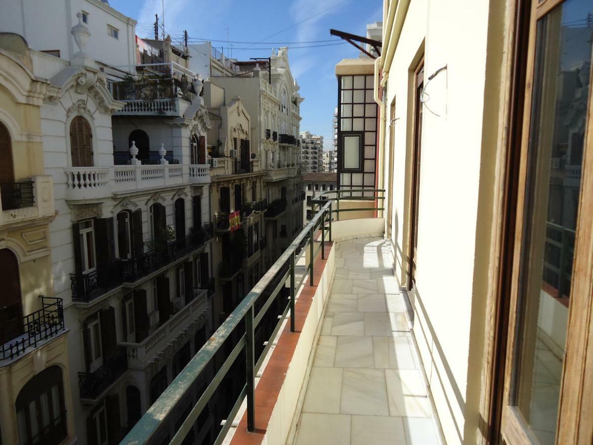 Entre La Estacion Y El Ayuntamiento Apartment Валенсия Екстериор снимка