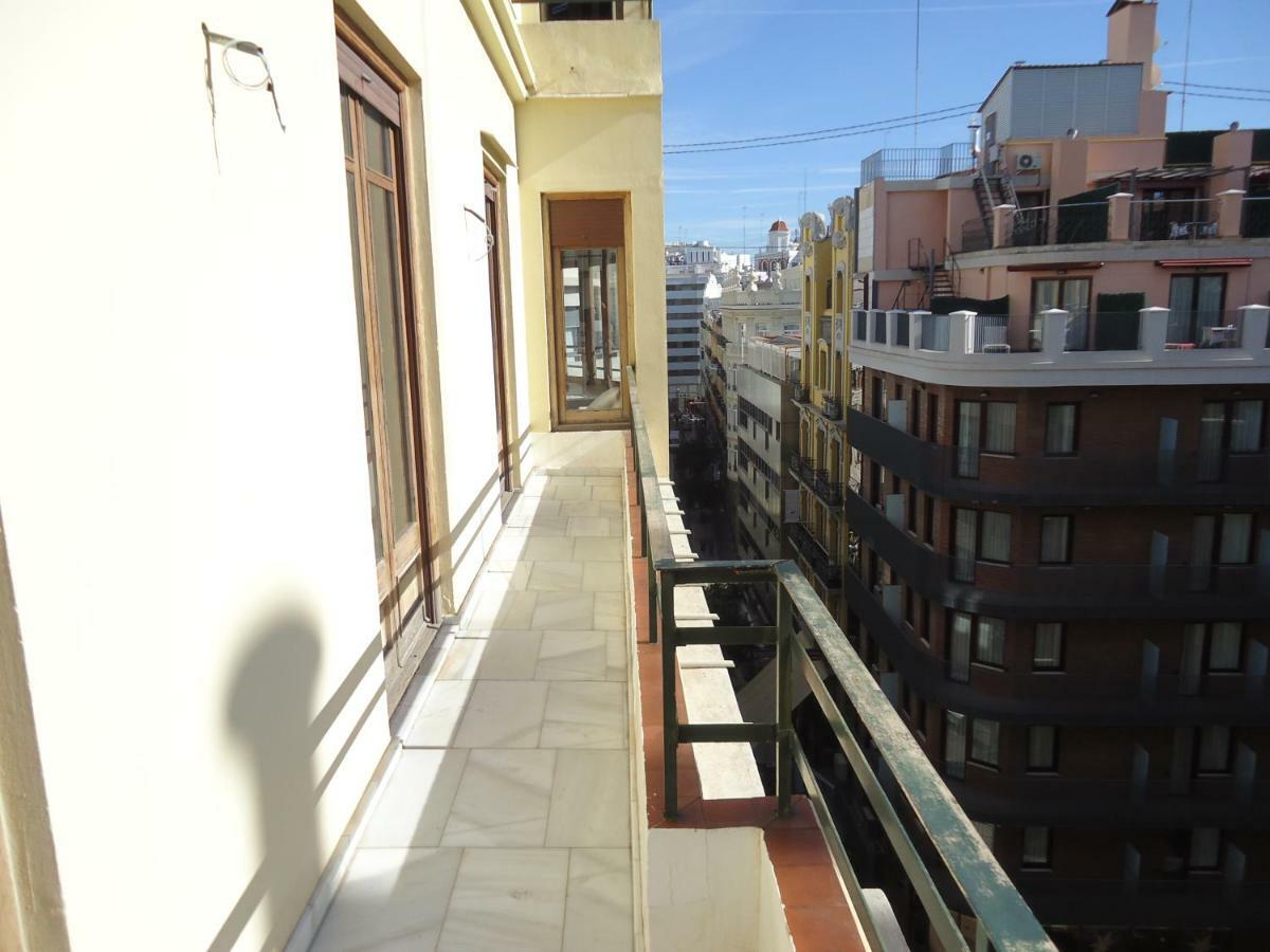 Entre La Estacion Y El Ayuntamiento Apartment Валенсия Екстериор снимка